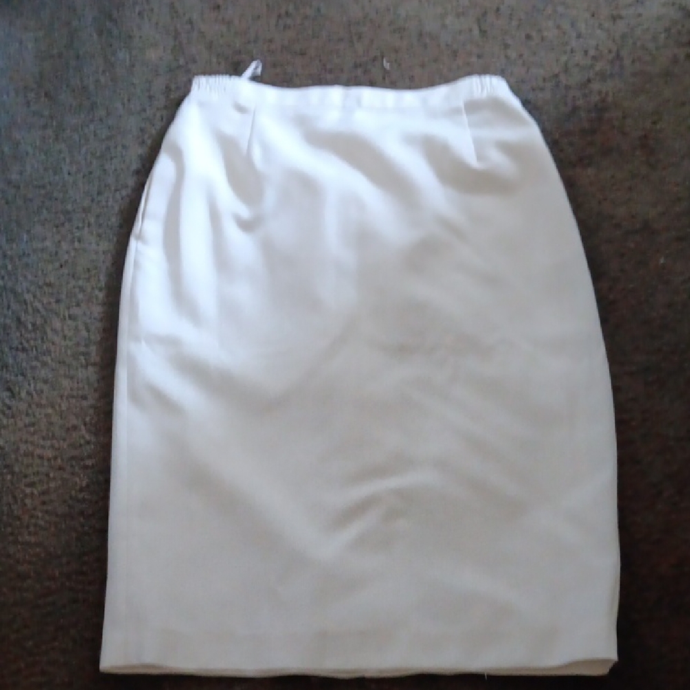 Classic White Pencil Skirt by